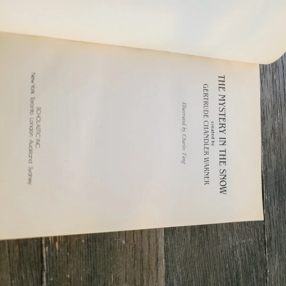 Vintage 1993 The Boxcar Children #32 The Mystery in the Snow Paperback Book
